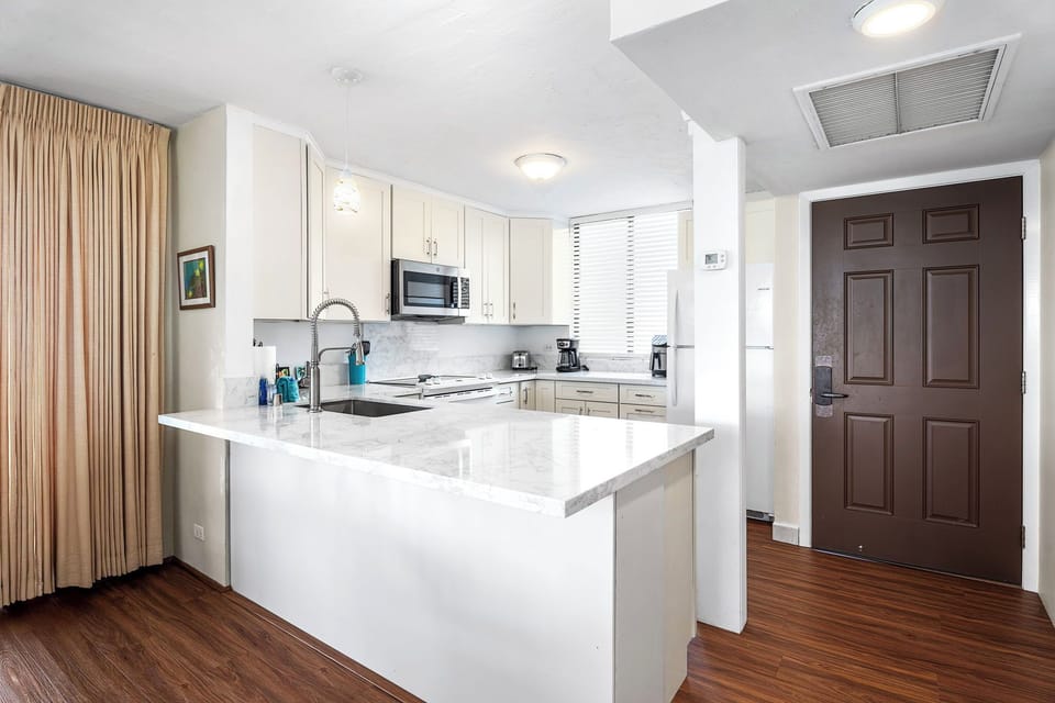 Condo, Multiple Beds, Lanai, Ocean View (White Sands Village 201) | Private kitchen