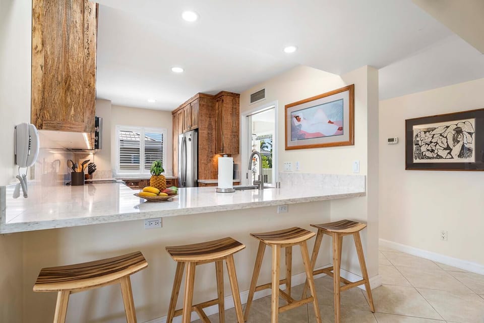 Condo, Multiple Beds, Lanai, Mountain View (Vista Waikoloa D303) | Private kitchen | Coffee/tea maker, dining table