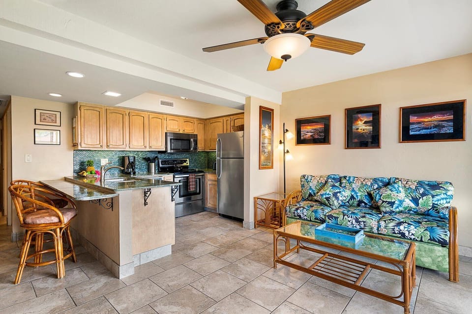 Condo, 1 King Bed, Lanai, Ocean View (Casa de Emdeko 328) | Private kitchen | Dining tables