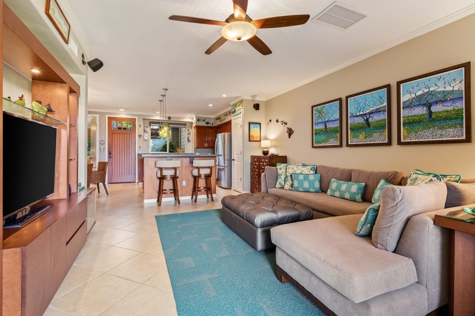 Condo, Multiple Beds, Lanai, Mountain View (Golf Villas at Mauna Lani A2) | Living area | 42-inch flat-screen TV with digital channels