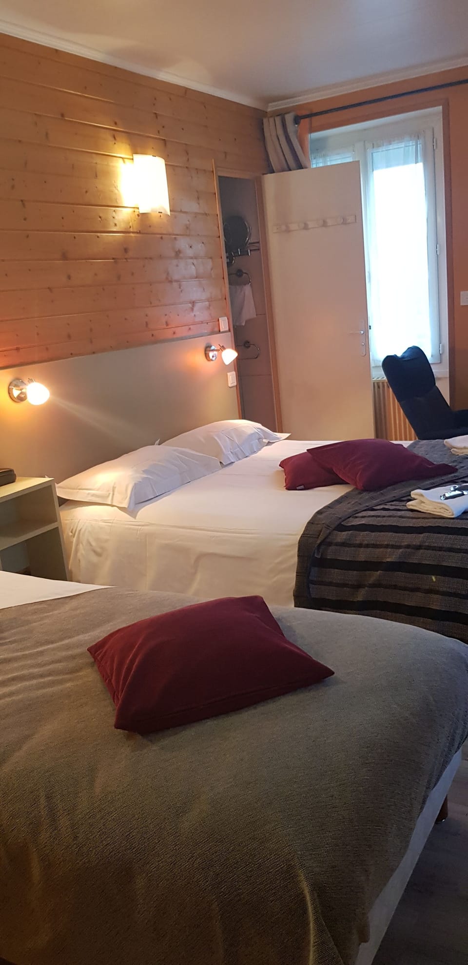 Standard Triple Room | Desk, free WiFi