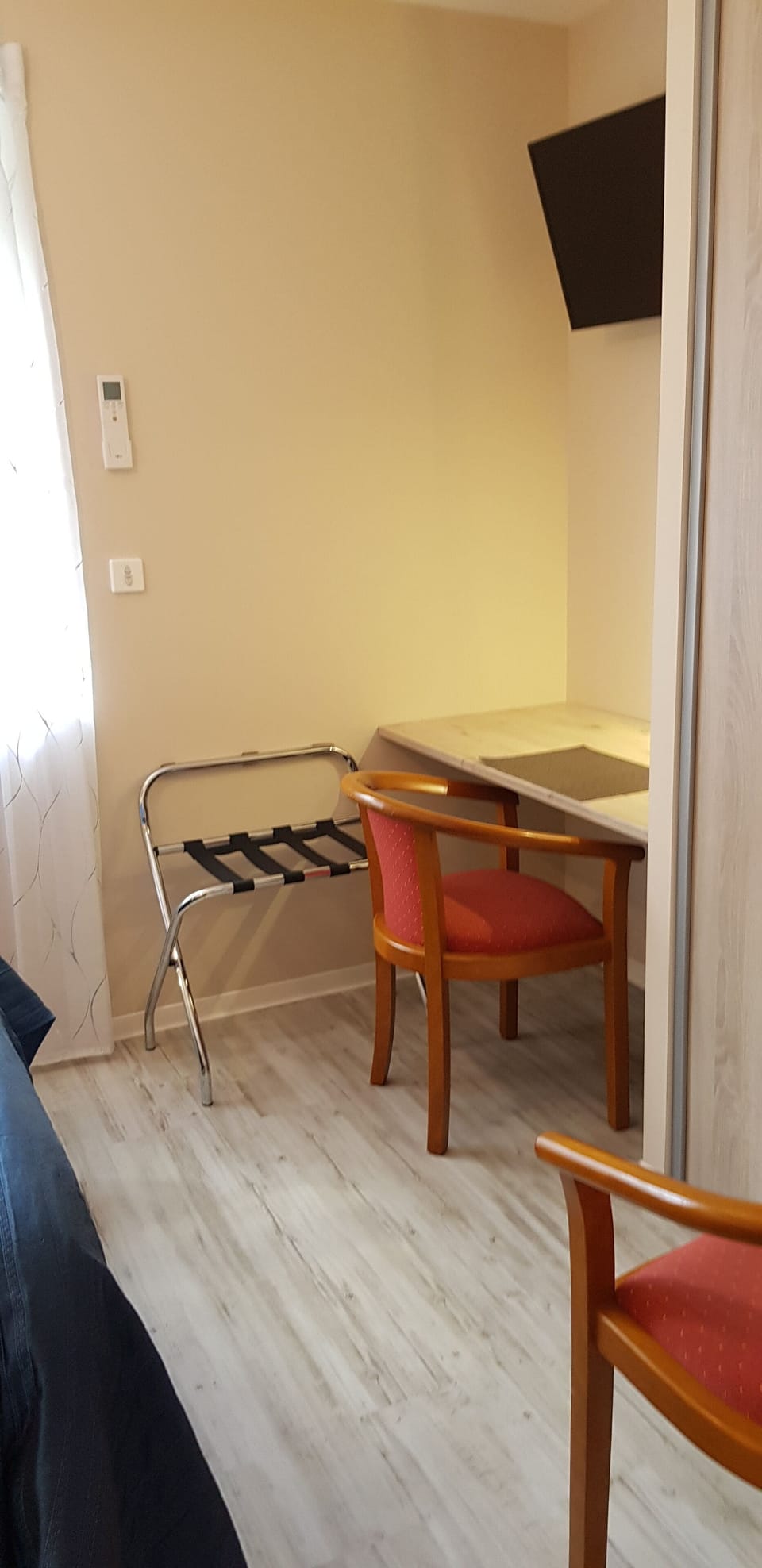Family Quadruple Room | Desk, free WiFi