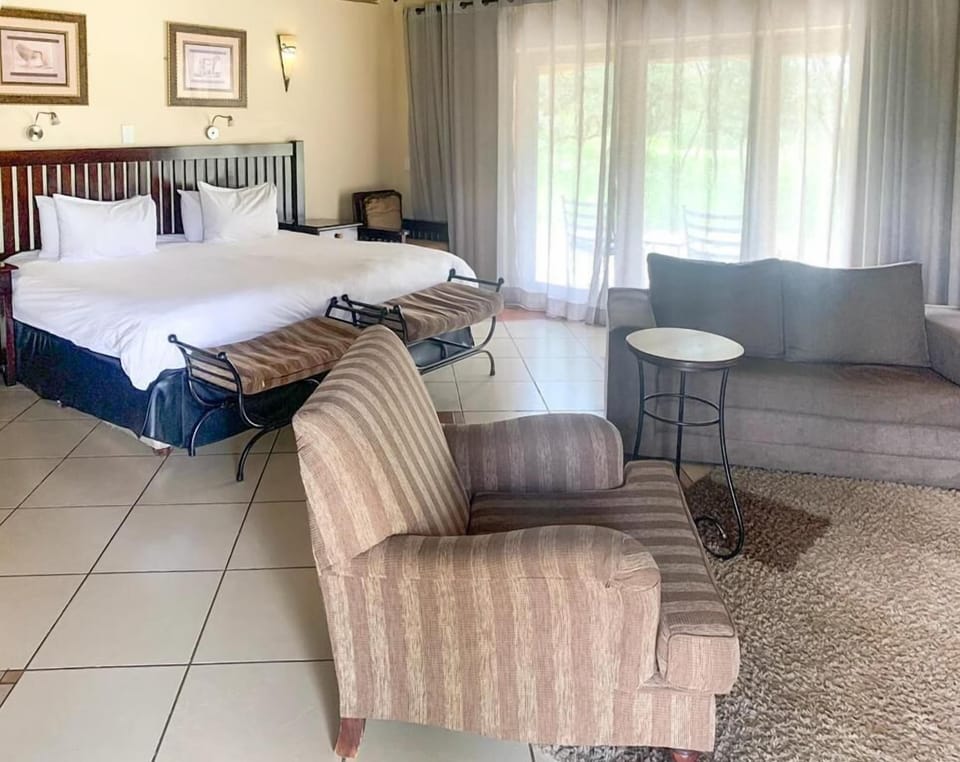 Junior Double Room, Non Smoking, Golf View | Iron/ironing board, free WiFi