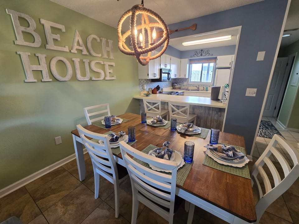 House, Multiple Beds (Portside I1- Gulf Palms) | Dining