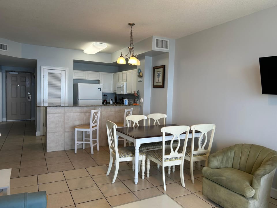 Condo, Multiple Beds (Sunrise Beach 1707) | Interior