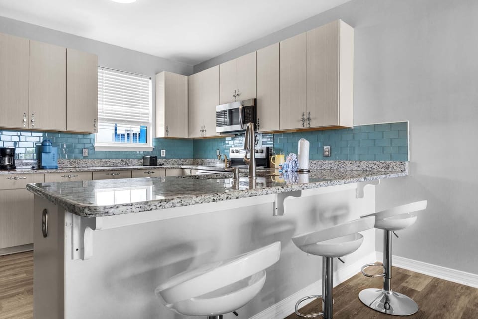 House, Multiple Beds (Coastal Cottage) | Private kitchen | Oven, toaster, spices, reusable coffee/tea filters