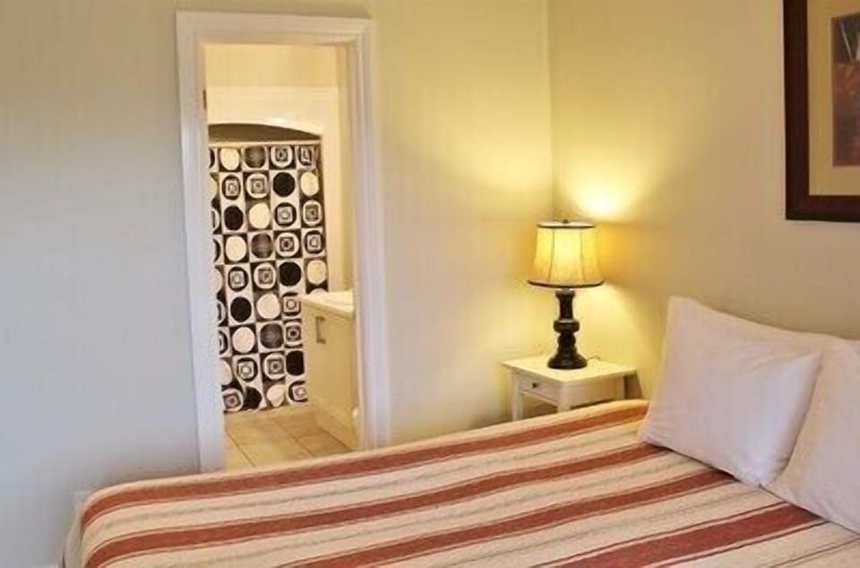 Suite, 2 Bedrooms | Free WiFi, bed sheets