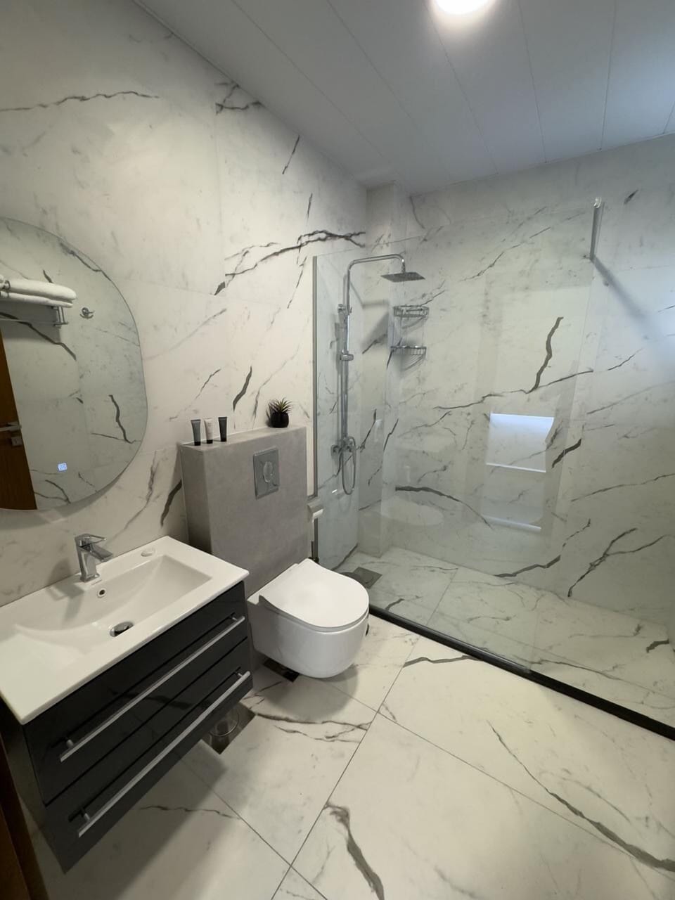 Basic Double or Twin Room | Bathroom | Shower, towels, soap, shampoo