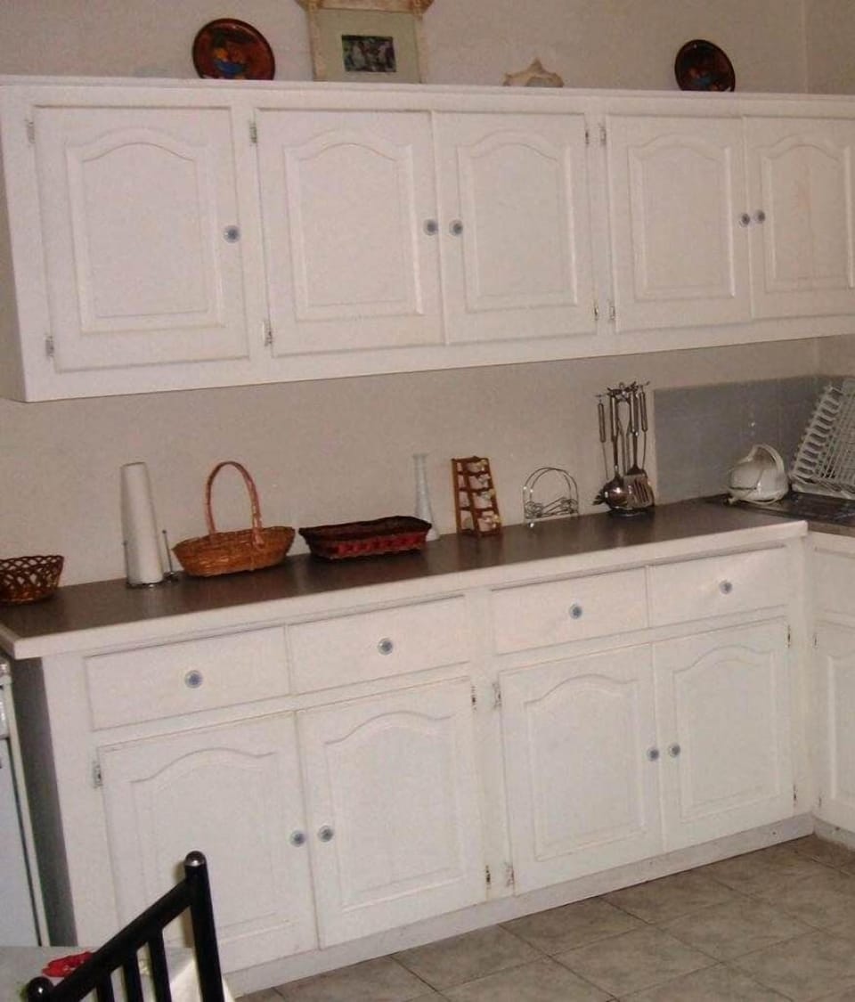 Apartment, 1 Bedroom (Apartment 1) | Private kitchen | Fridge, microwave, stovetop, coffee/tea maker