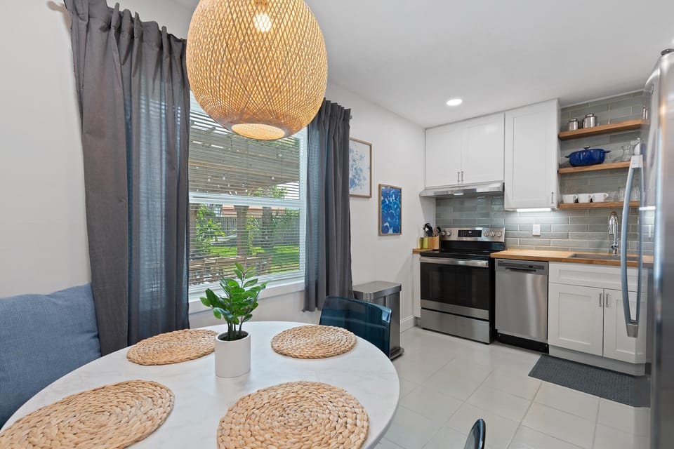 House, Multiple Beds (Smyrna Sol) | Private kitchen