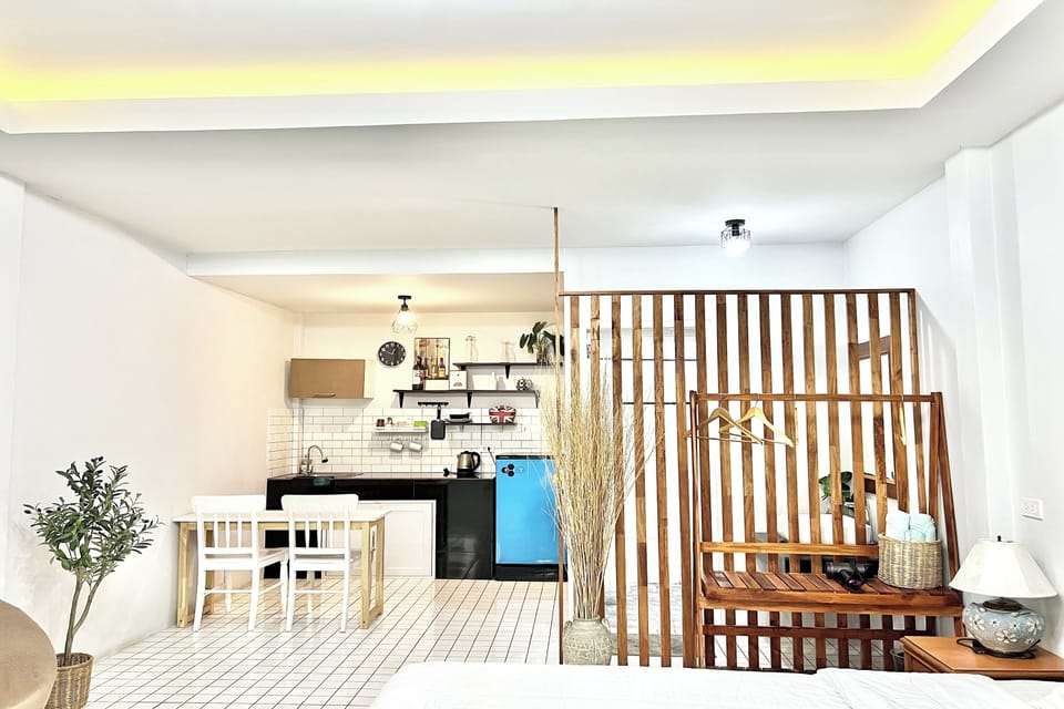 Standard Double Room, 1 King Bed, Balcony | Desk, free WiFi, bed sheets