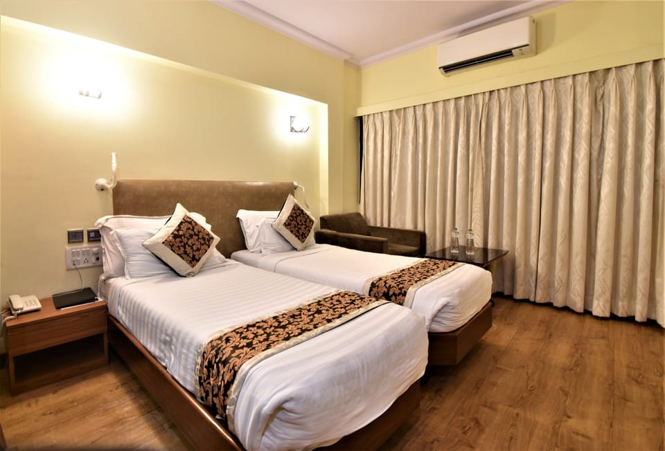Deluxe Room | In-room safe, soundproofing, iron/ironing board, free WiFi