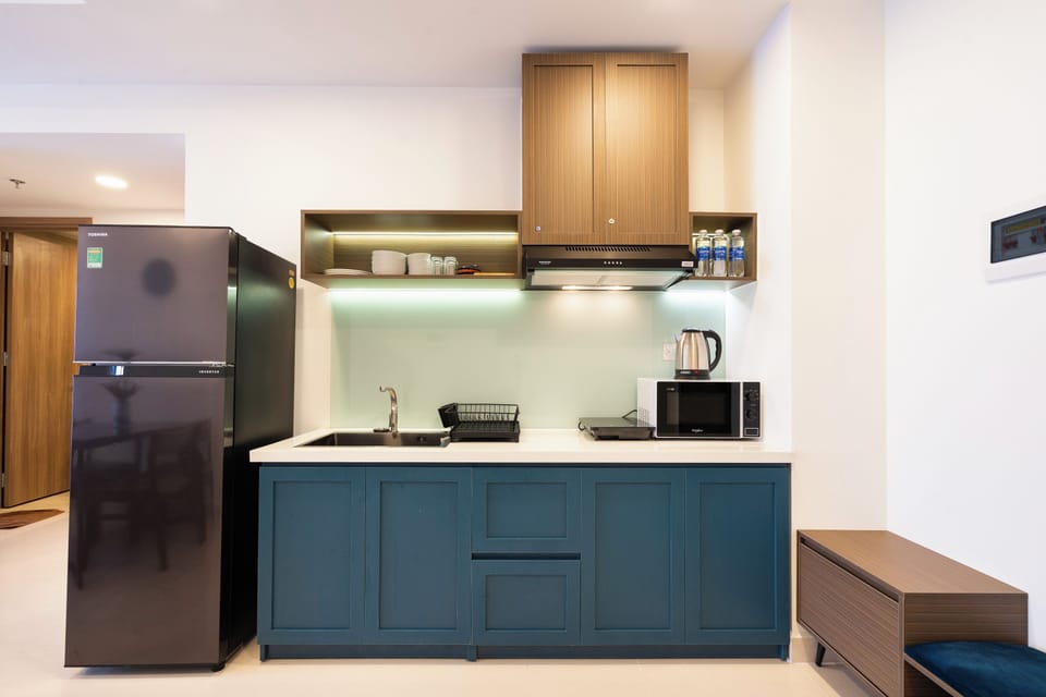 Standard Apartment, 2 Bedrooms | Private kitchen | Fridge, microwave, stovetop