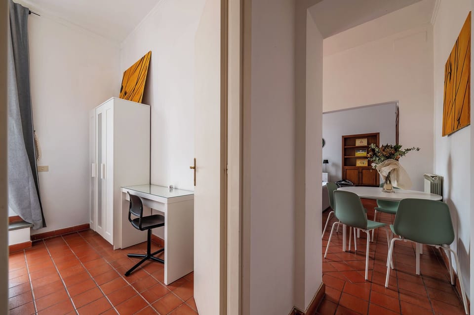 Apartment, 1 King Bed, Balcony | Free WiFi, bed sheets