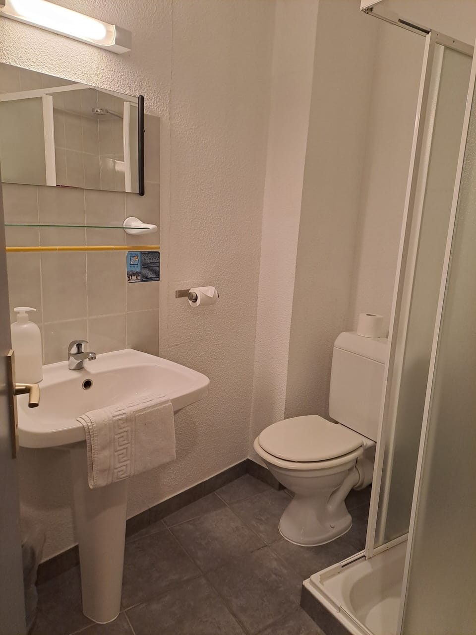 Standard Triple Room, Valley View | Bathroom | Shower, towels, soap, shampoo