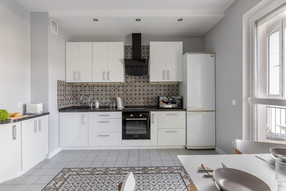 Classic Apartment, City View | Private kitchen | Full-size fridge, microwave, oven, stovetop