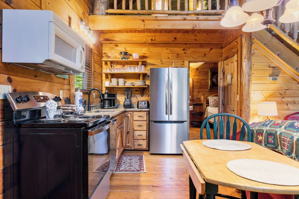 Signature Cabin, 2 Bedrooms, Hot Tub, Mountain View | Private kitchen | Fridge, microwave, oven, stovetop