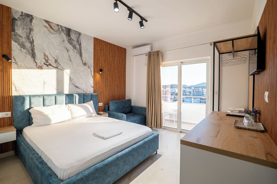 Comfort Double Room, Balcony, City View | Desk, soundproofing, free WiFi