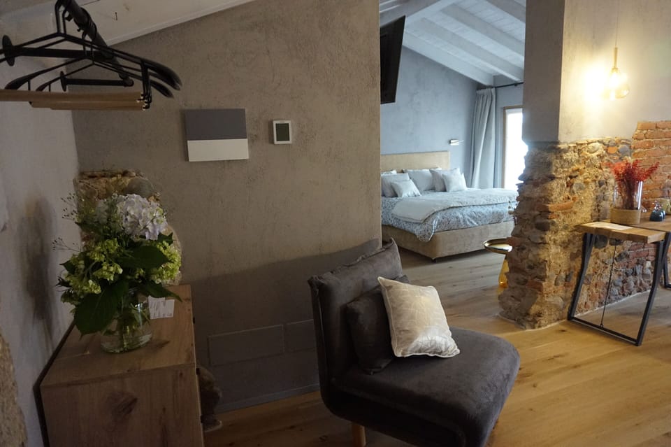 Comfort Room, 1 King Bed | Desk, blackout drapes, free WiFi, bed sheets