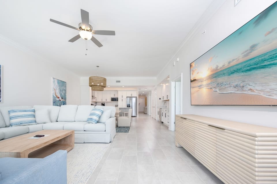 Condo, 3 Bedrooms | Living area