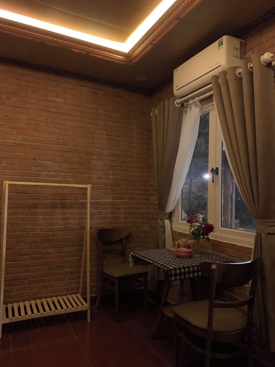 Double Room, Balcony, Lake View | Individually decorated, desk, laptop workspace, soundproofing