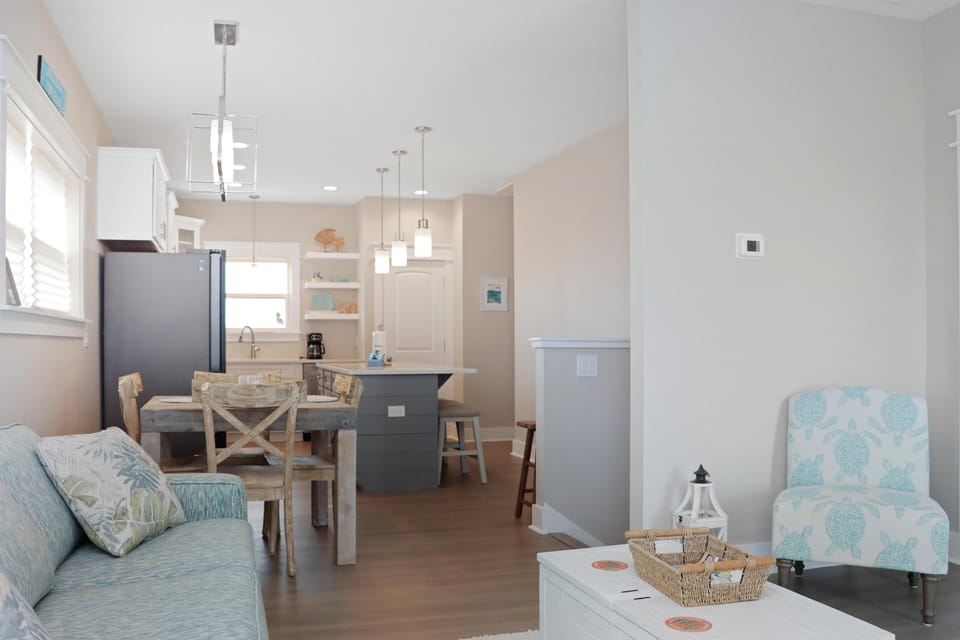 House, Multiple Beds (Reel Amerivibes) | Living area