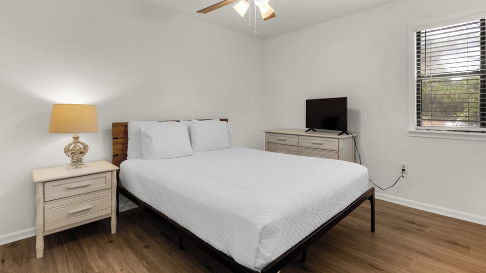 Condo, 1 Queen Bed with Sofa bed, Balcony, Garden View (Beachwood Villas 1C) | 1 bedroom, individually decorated, individually furnished
