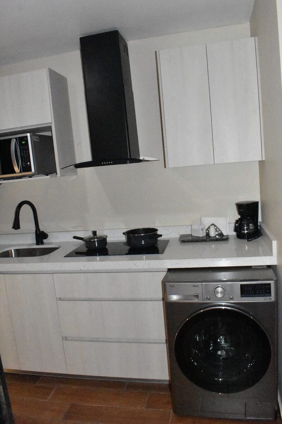 Economy Apartment, 1 Double Bed with Sofa bed, Kitchenette, City View | Private kitchen