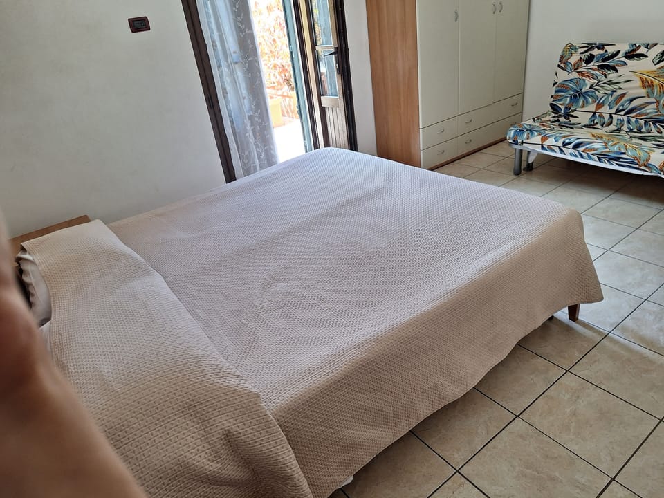 Family Room | Free WiFi