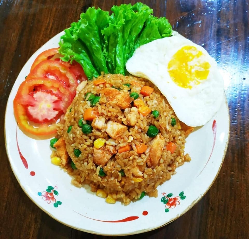 Daily cooked-to-order breakfast for a fee