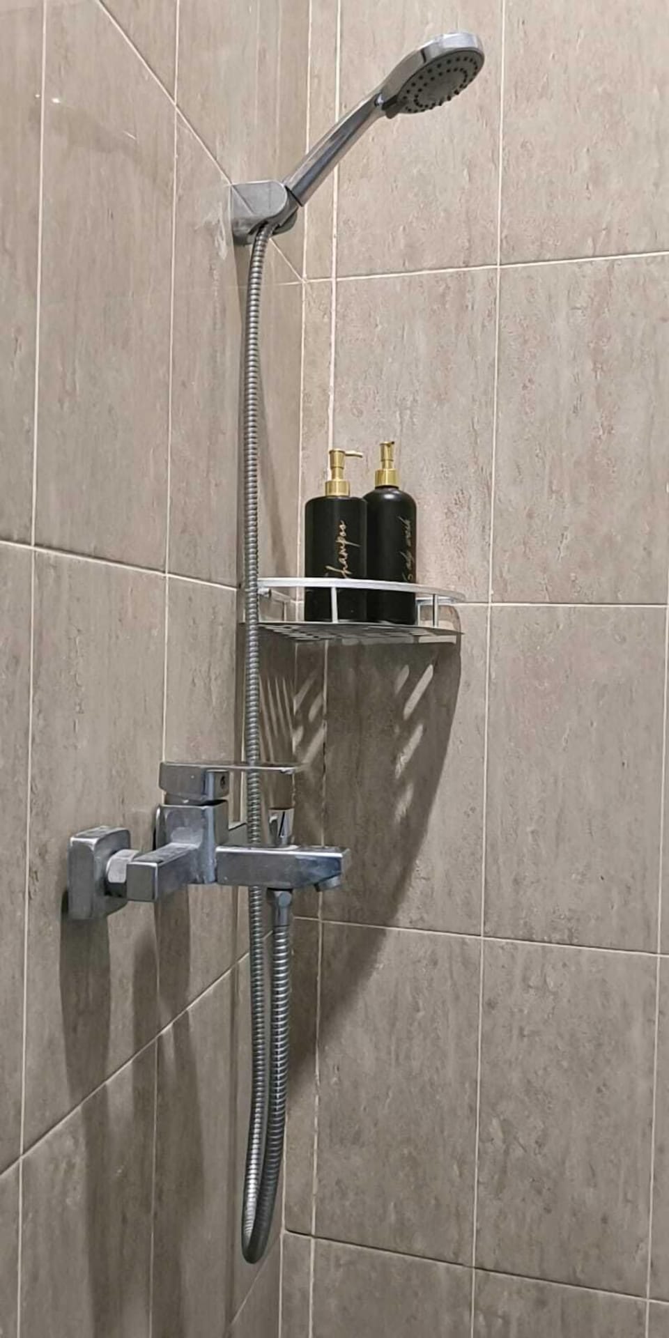 Deluxe Double Room | Bathroom | Shower, towels, soap, shampoo