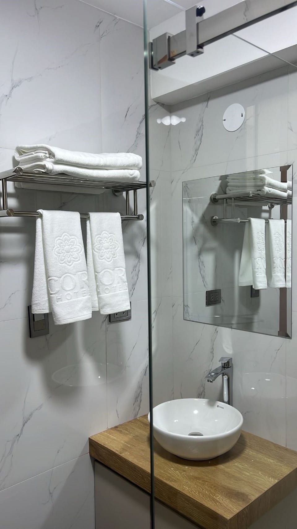 Towels, soap, shampoo, toilet paper