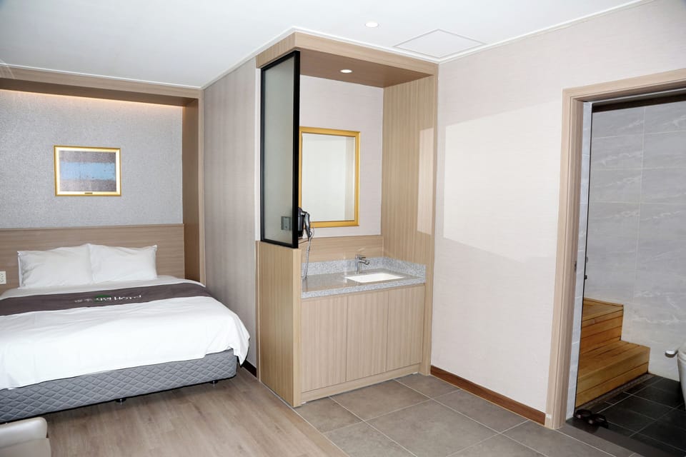 Standard Double Room, Mountain View | Free WiFi