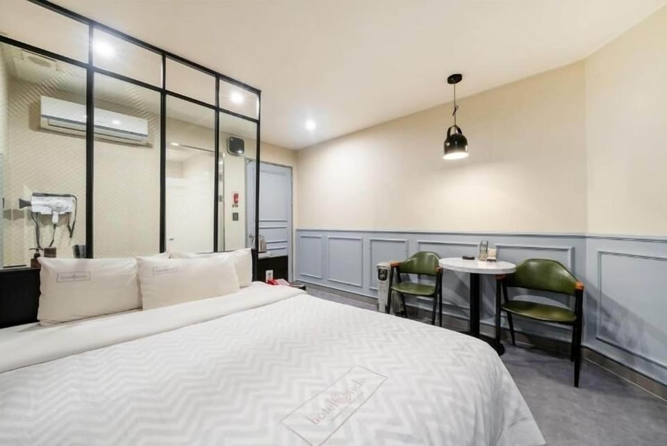 Double Room | Free WiFi