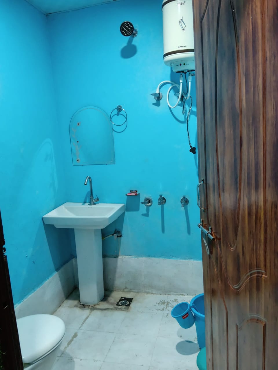Deluxe Double Room, 1 Double Bed, Balcony, Mountain View | Bathroom | Shower, soap, shampoo, toilet paper