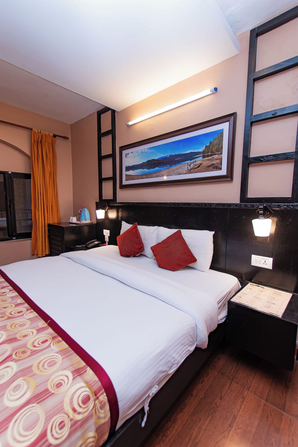 Superior Double Room, 1 Bedroom, Balcony, Courtyard View | In-room safe, desk, laptop workspace, free WiFi