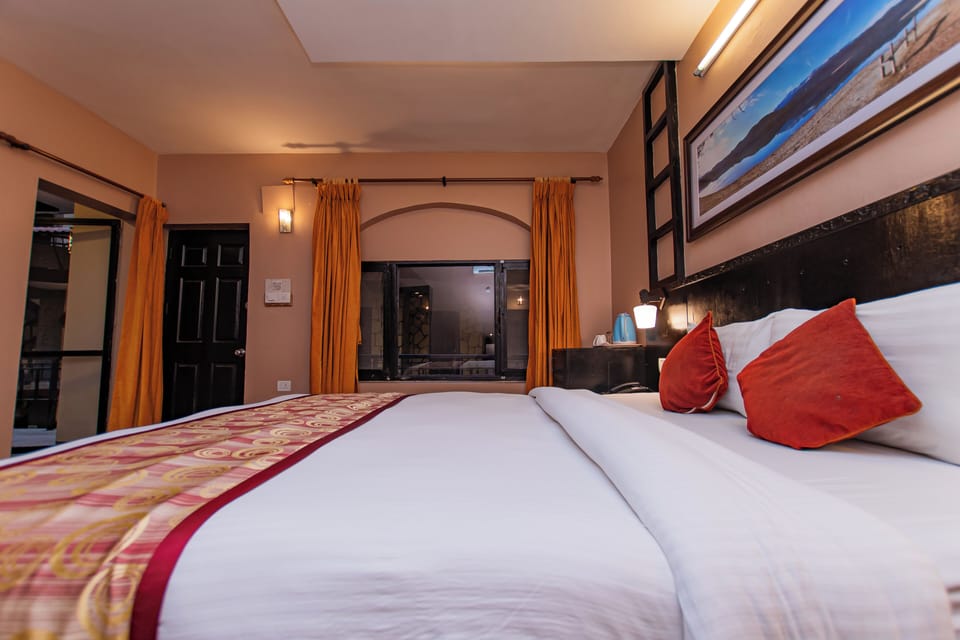 Superior Double Room, 1 Bedroom, Balcony, Courtyard View | In-room safe, desk, laptop workspace, free WiFi