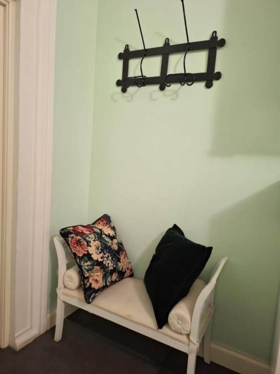 Apartment | Soundproofing, iron/ironing board, travel crib, free WiFi