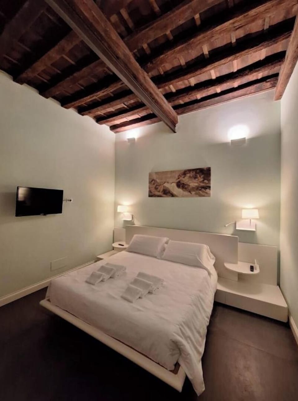 Apartment | Soundproofing, iron/ironing board, travel crib, WiFi (free)