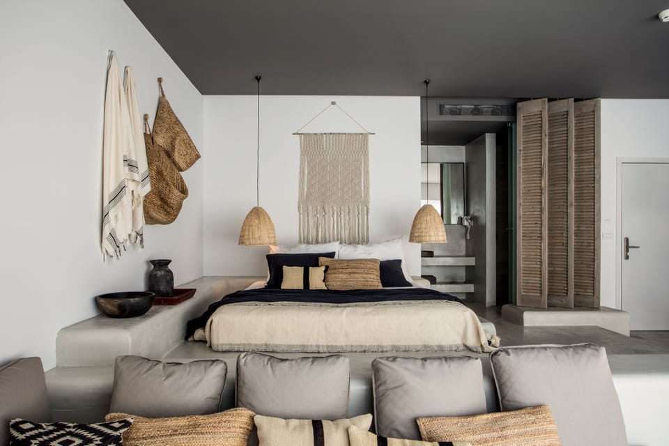 Duplex, Pool Access | Minibar, in-room safe, desk, soundproofing