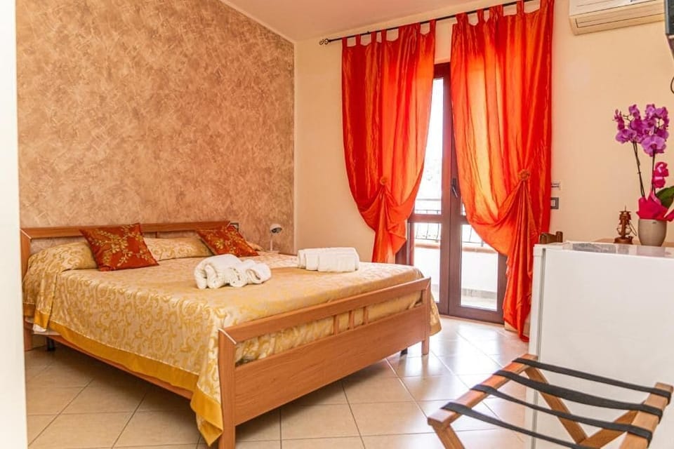Classic Double Room | Desk, free WiFi