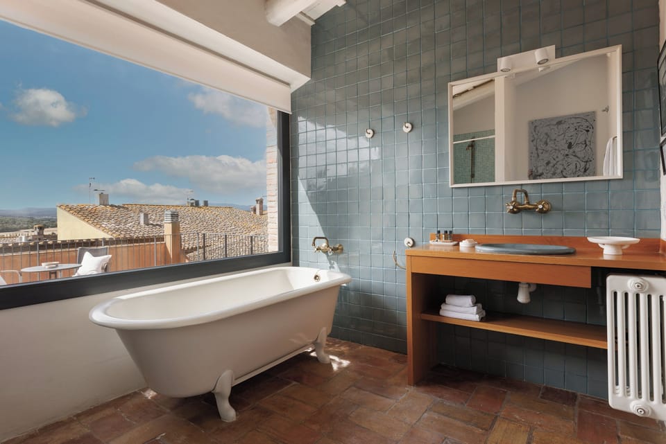 Romantic Suite, Terrace | Bathroom | Free toiletries, hair dryer, towels, soap