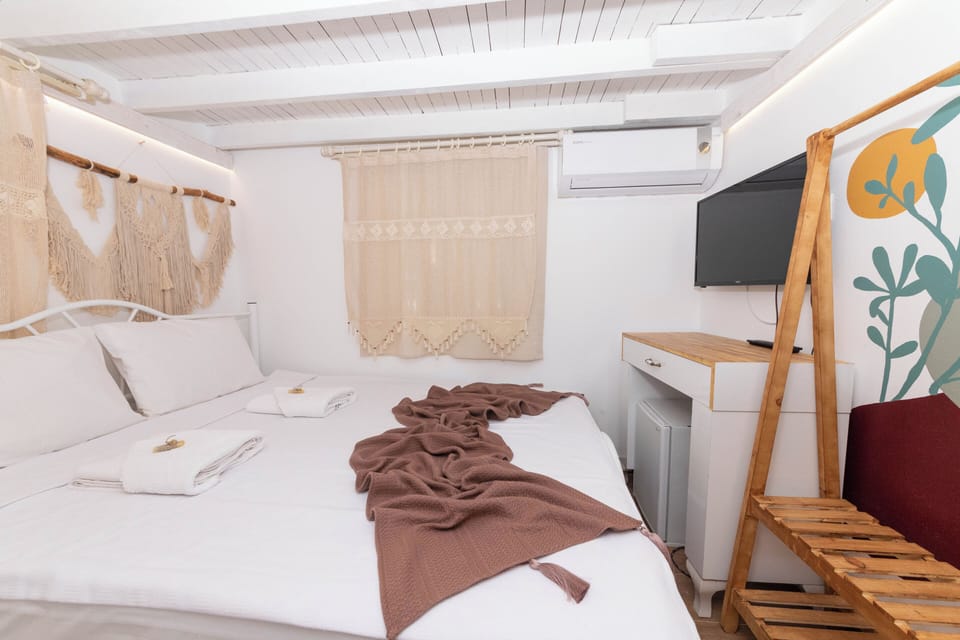 Basic Double Room, Ground Floor | Desk, laptop workspace, iron/ironing board (on request), WiFi (free)