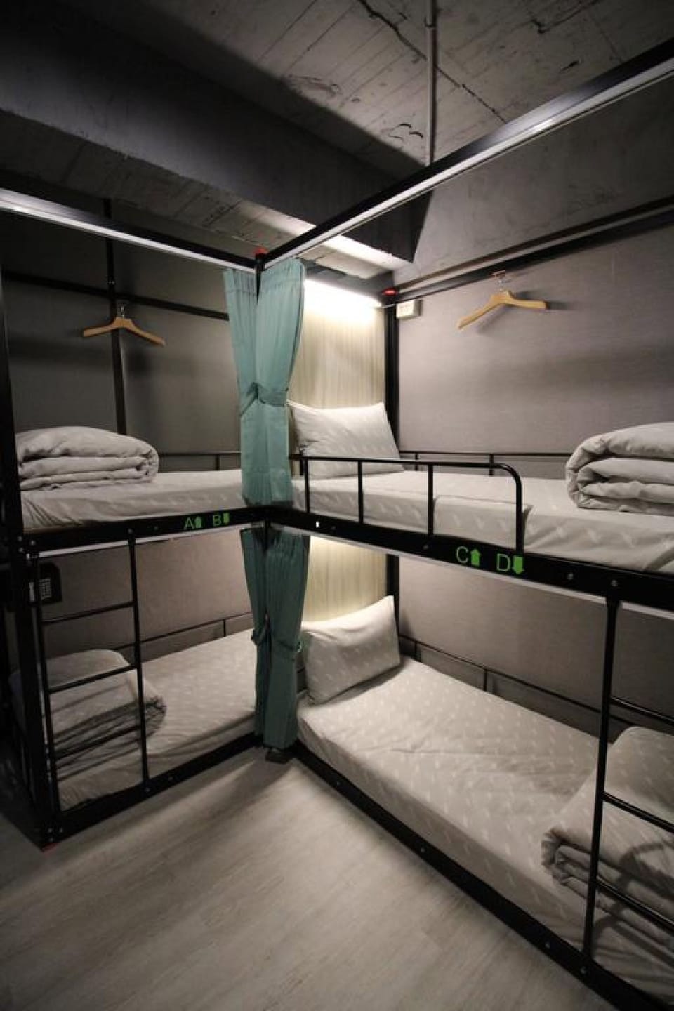 In-room safe, soundproofing, free WiFi, bed sheets