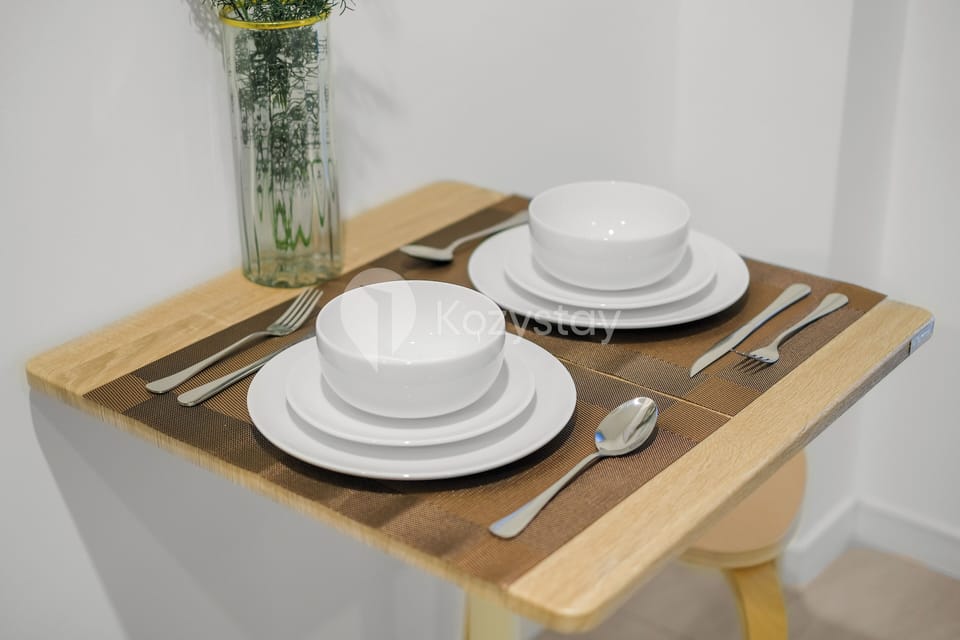 Apartment, 1 Bedroom, City View | Dining room