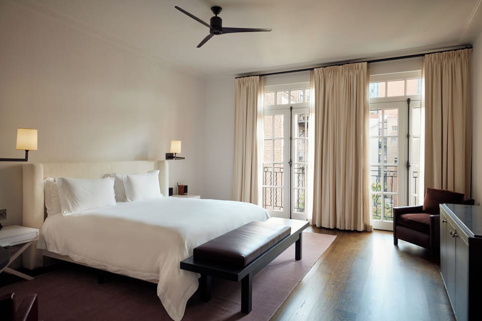 SoHo Deluxe Studio | Hypo-allergenic bedding, down comforters, pillowtop beds