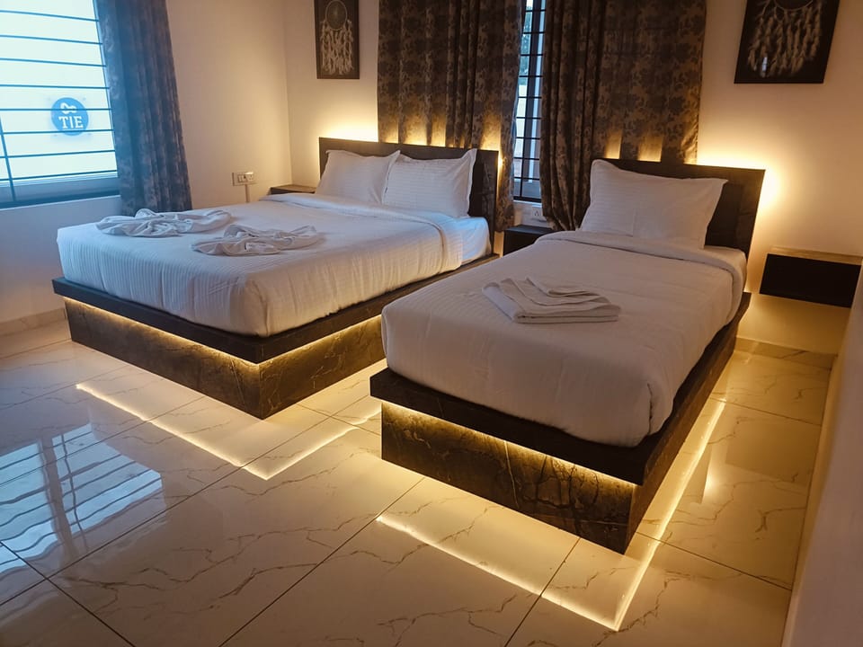 Family Room, 1 Bedroom | Laptop workspace, WiFi (free), individually decorated