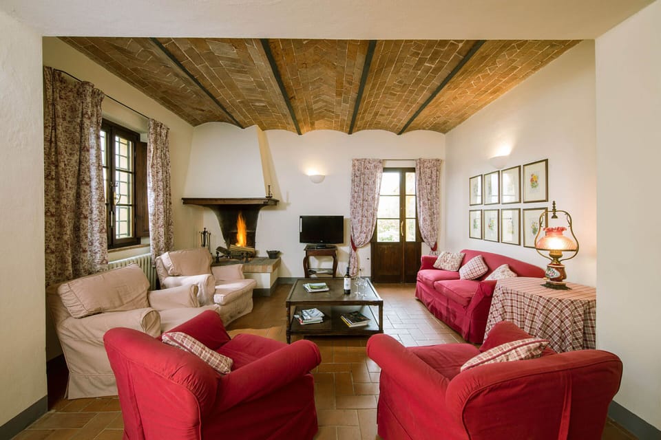 Traditional Apartment, 2 Bedrooms, Patio (Felciaio) | Living room | 32-inch flat-screen TV with satellite channels, TV, fireplace