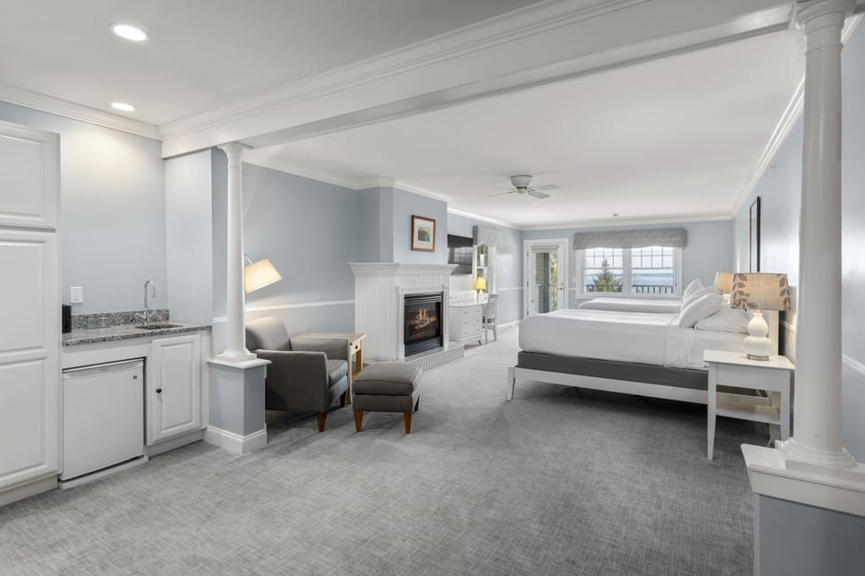 Hilltop Building First Floor Mobility Accessible | Premium bedding, pillowtop beds, in-room safe, desk