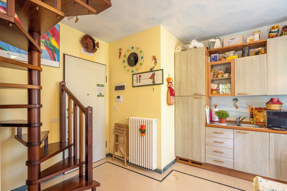 Apartment, Balcony, City View | Private kitchen | Fridge, microwave, oven, stovetop